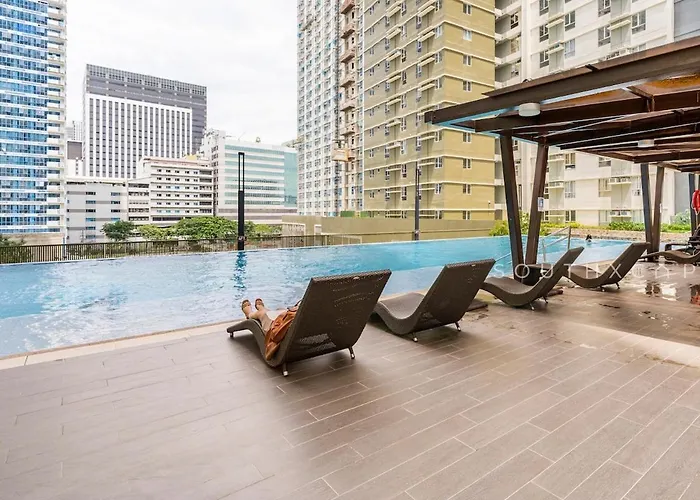 Furnished In It Park With Wifi, Netflix And Pool Access セブ市